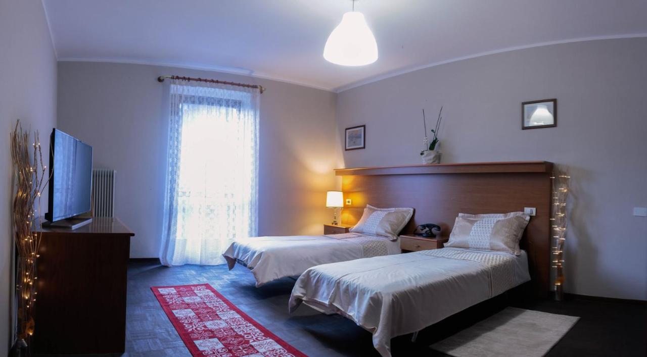Villa Corona Tenno Eksteriør bilde